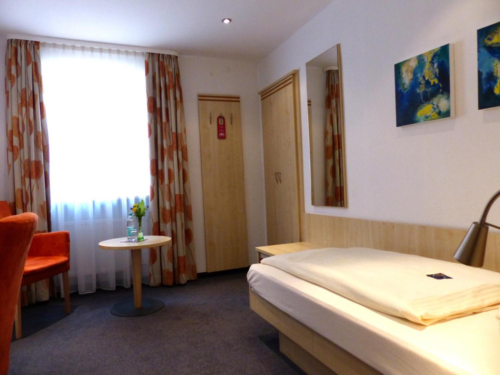 Hasi'S Hotel Grafing bei Muenchen Ngoại thất bức ảnh