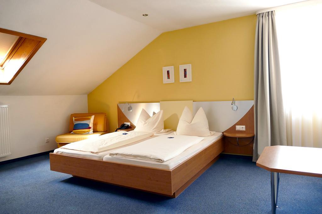 Hasi'S Hotel Grafing bei Muenchen Ngoại thất bức ảnh