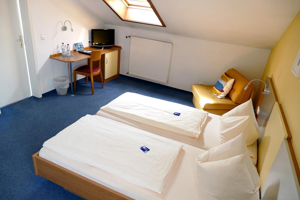 Hasi'S Hotel Grafing bei Muenchen Ngoại thất bức ảnh