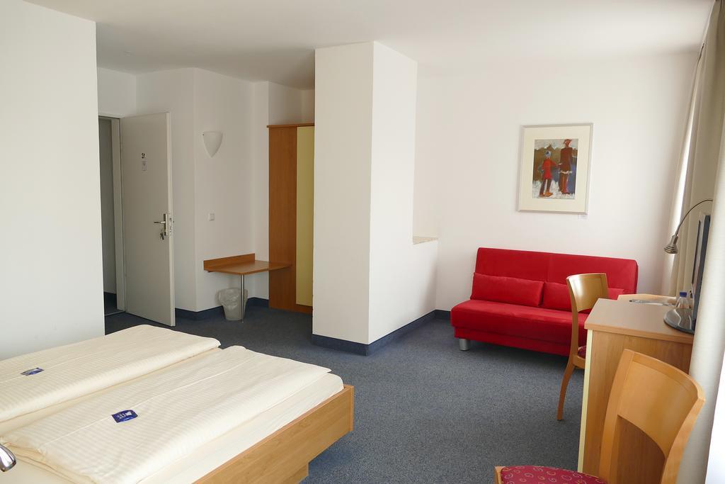 Hasi'S Hotel Grafing bei Muenchen Ngoại thất bức ảnh